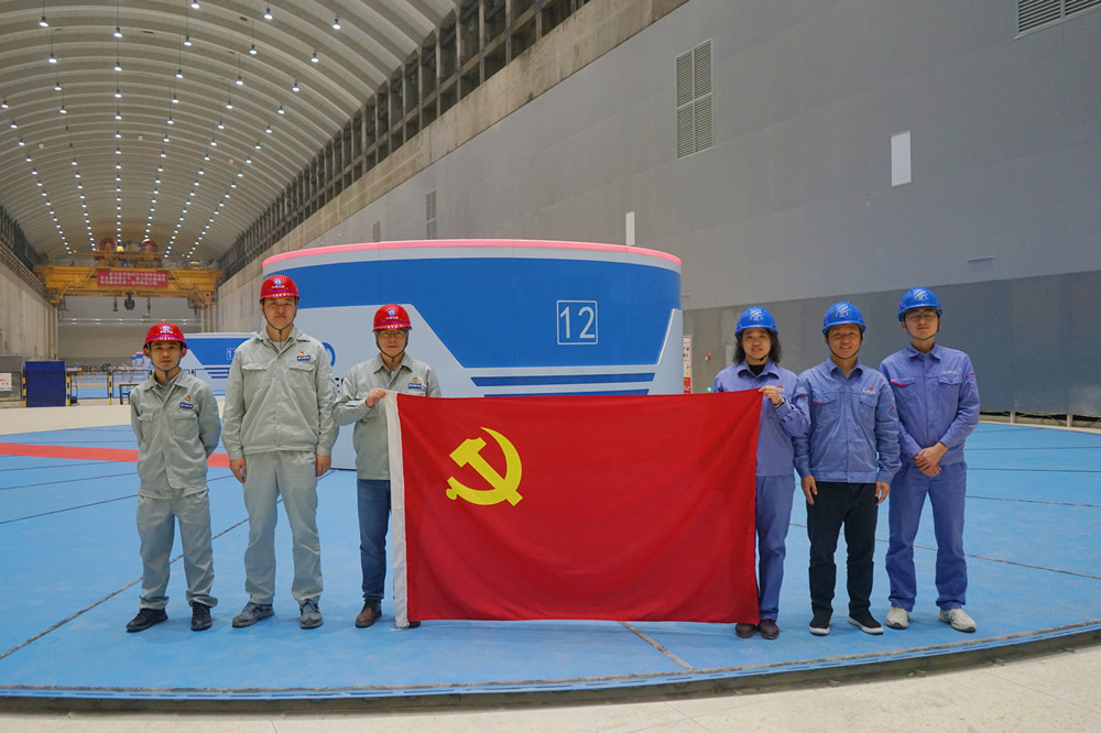 BD1EDA86005E3F29E7213C8805B_EB30497A_6B041.jpg?e= 首页-人生就是博手机版